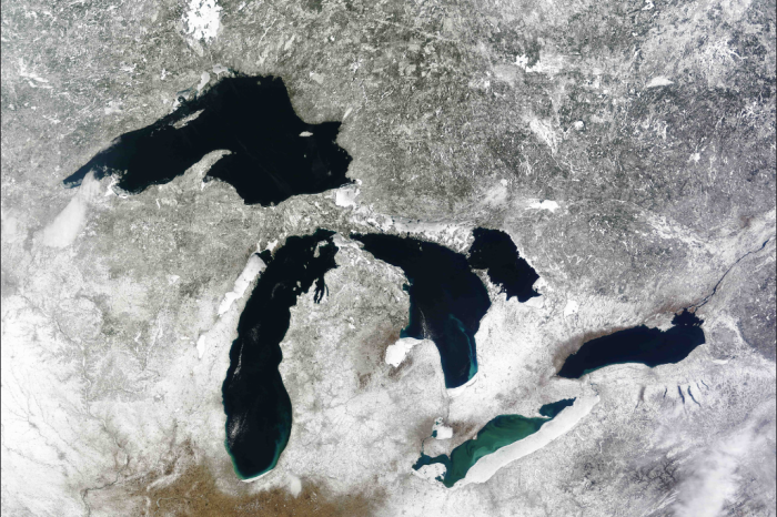 Lake Superior experiences minimal ice cover this winter