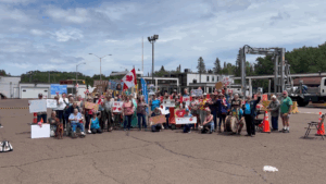 Minnesota Group Rallies at Canadian Border