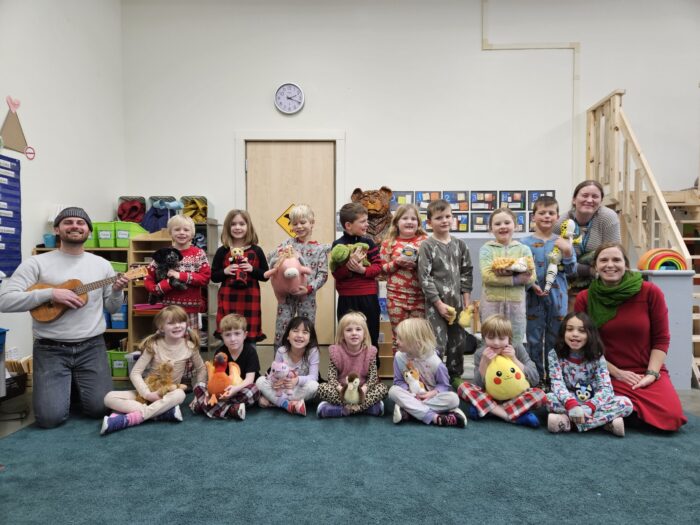 GES kindergarten class sings holiday songs