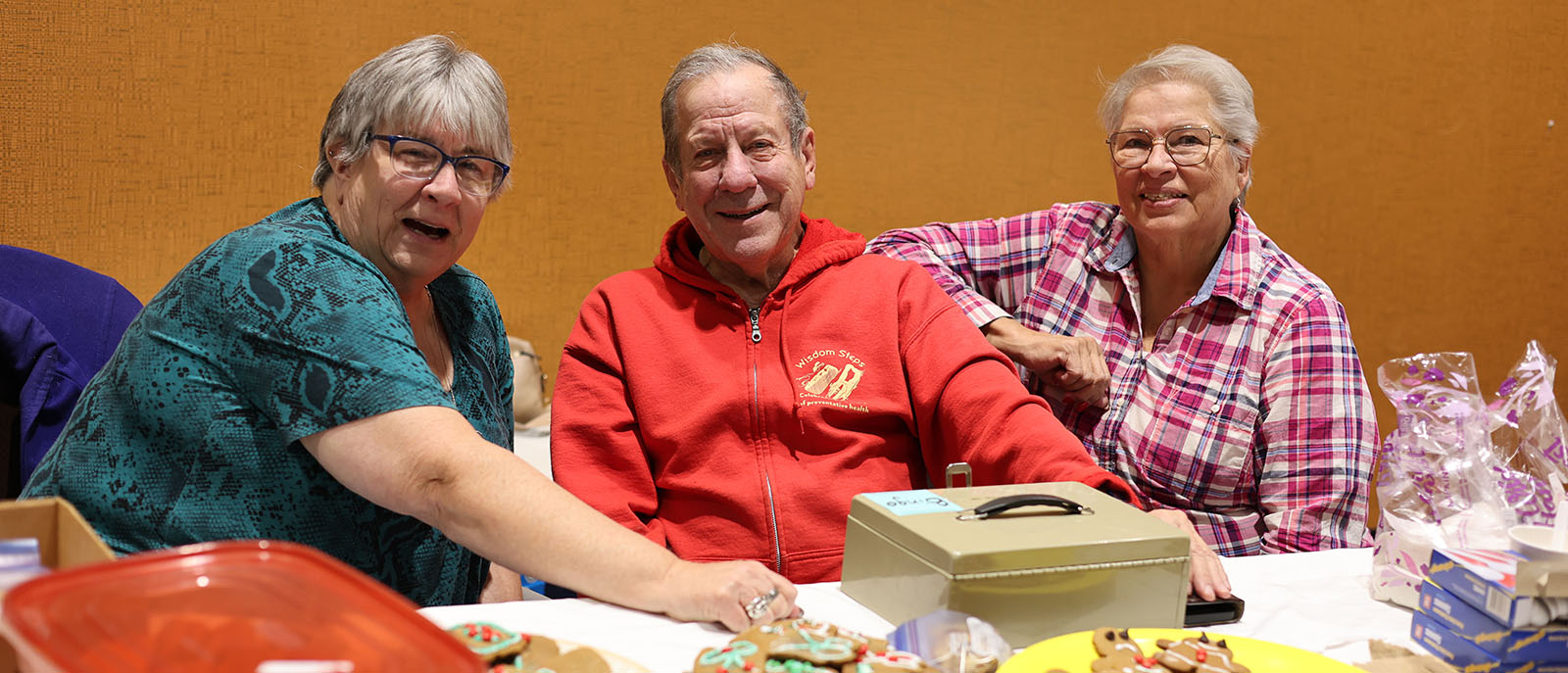 Artists and elders draw holiday shoppers to Grand Portage craft fair