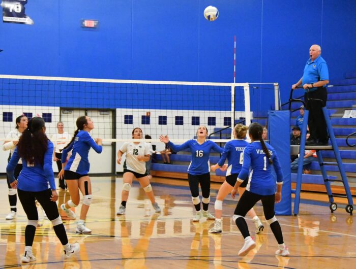Vikings Weekly: Volleyball and football roll, cross county gear up for conference meet
